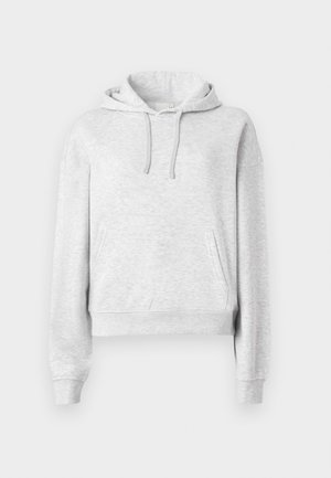 Sweat à capuche gris clair à manches longues avec poche avant, capuche à cordon, poignets et ourlet côtelés, présenté sur un fond blanc uni.