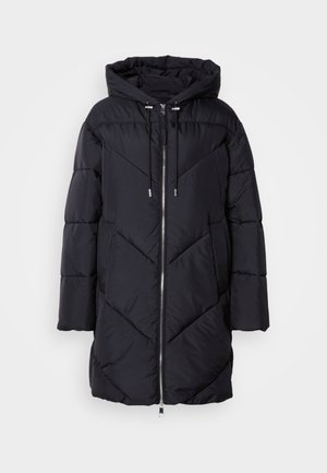 Cappotto trapuntato nero con cappuccio, dotato di chiusura a zip e motivo angolare. Il materiale ha una texture liscia e lucida.