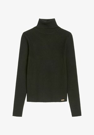 Czarny sweter z golfem, długimi rękawami, prążkowaną teksturą, dopasowanym krojem oraz małą metalową metką na dolnym lewym boku.