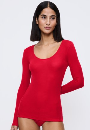 Rode longsleeve top van ribstof met een ronde halslijn en een aansluitend ontwerp. Glad textuur, minimalistische stijl zonder zichtbare logo's.