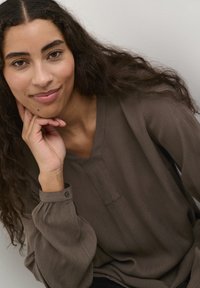 Kaffe KAAMBER V-NECK - Tunica - major brown