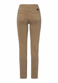 Braune Leggings mit taillierter Passform, elastischem Bund und Gesäßtaschen. Glatte Textur, keine sichtbaren Muster oder hardwaredetails.
