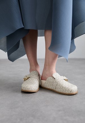 MICHAEL Michael Kors JADEN - Saboţi - off white