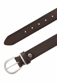 Ceinture en cuir marron avec une boucle en métal argenté, présentant des trous pour l'ajustement, une texture lisse, et un détail de marque près de la boucle.