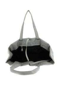 Sac fourre-tout gris avec deux poignées, texture douce matelassée, fermeture éclair sur le dessus et un intérieur noir spacieux avec une poche.