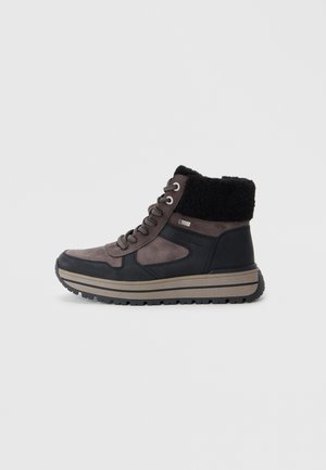 Winter boots - black