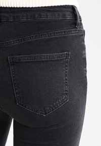 New Look Vaqueros slim fit - black