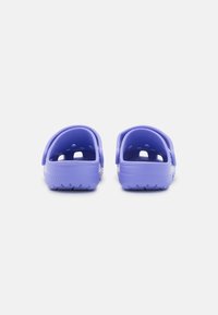 Crocs CLASSIC UNISEX - Tamancos - digital violet