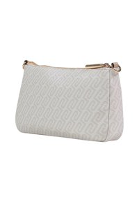 Pochette in similpelle bianca con motivo sfumato in rilievo, forma rettangolare, cerniera in metallo color oro e angoli arrotondati.