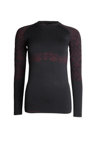 Långärmad svart topp med röd geometrisk mönstring på ärmarna och övre delen av kroppen. Mjuk, stretchig material, rund halsringning och figurnära design.