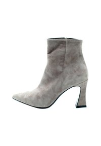 Szare zamszowe botki za kostkę z szpiczastym noskiem i wysokim, blokowym obcasem. Posiadają zamek błyskawiczny z tyłu oraz gładkie, teksturowane wykończenie.