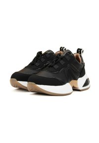 Zwarte atletische schoenen met een glad leren bovenwerk, vetersluiting, witte tussenzool en rubberen buitenzool van gum. Beschikt over decoratieve accenten.