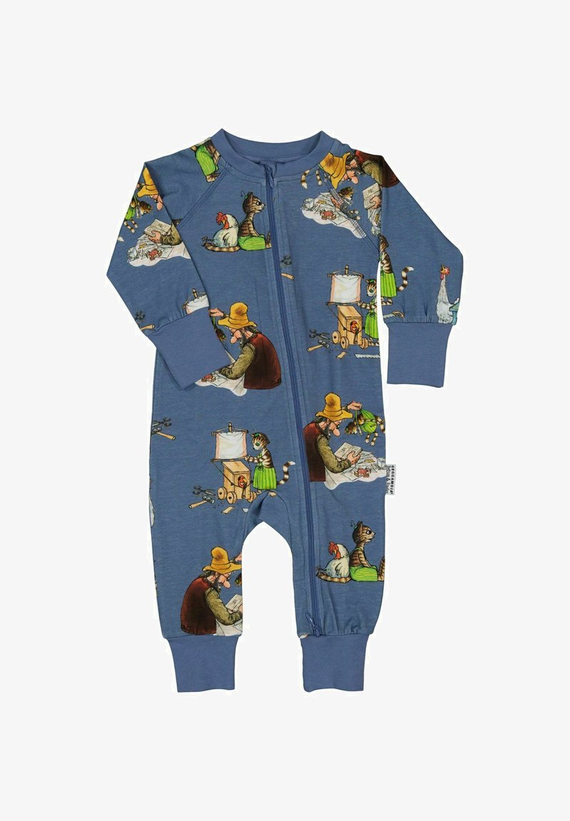 Blå babydräkt med illustrationer av en man i en gul hatt, en katt i en grön klänning, en kyckling och träleksaker.