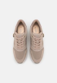 Tamaris Sneaker low - taupe
