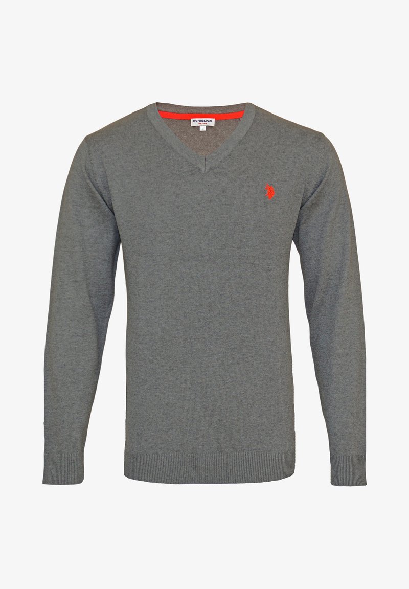 Pull gris à col en V manches longues avec petit logo cheval rouge sur la poitrine gauche et bordure intérieure du col rouge, taille large.