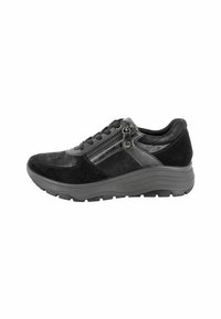 Scarpa sportiva nera realizzata in suede e materiali sintetici. Presenta un design testurizzato, la chiusura con lacci frontale, una cerniera laterale e una suola imbottita.