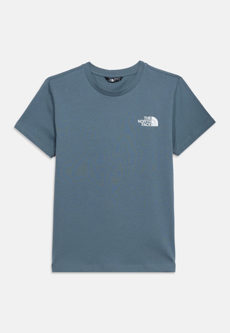 Μπλε κοντομάνικο T-shirt με στρογγυλή λαιμόκοψη και μικρό λευκό λογότυπο The North Face στον αριστερό θώρακα, απλωμένο σε λευκό φόντο.