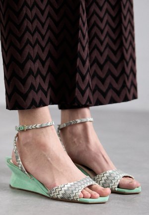 Missoni Telitalpú szandálok - multicolour