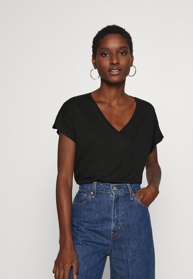 FAYLINN - T-shirts - black