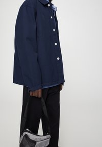 PULL&BEAR Tunn jacka - dark blue