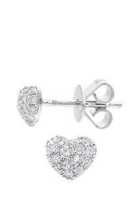 Srebrne uhane v obliki srca z bleščečimi prozornimi kamenčki, postavljenimi na teksturirano površino. Imajo klips za ušesa in fleksibilne varnostne zaponke.