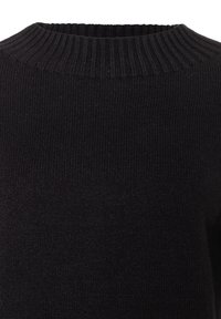 Schwarzer, gestrickter Pullover mit geripptem Rundhalsausschnitt und strukturiertem Stoff. Zeigt eine glatte, gleichmäßige Oberfläche mit minimalen Details.