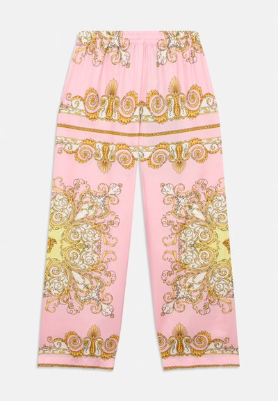 Pantalon rose avec des motifs baroques ornés dorés et blancs, taille élastique.