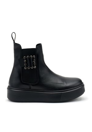 CHELSEA WITH BUCKLE - Stivaletti con plateau - black