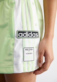 adidas Originals ADIBREAK - Tréningruha alsók - semi green spark