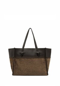 Een tan- en bruine geweven tote bag met zwarte leren accenten, twee schouderbanden en verticale naaddetails. Rectangulaire vorm, textuurafwerking.