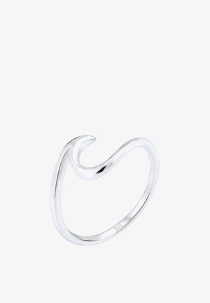 Bague ouverte argentée élégante avec une courbe ondulée, estampillée "925" indiquant une composition en argent sterling.