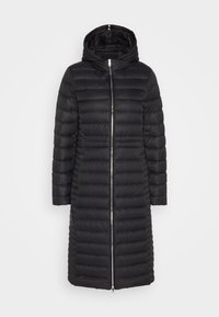 Sort polstret frakke med hætte, med lynlås foran, lange ærmer og knælangt design. Glat tekstur med quiltet mønster.