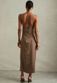 Reiss Pidulikud riided - mink