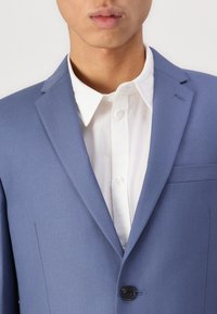 Isaac Dewhirst NOTCH SUIT NEW COAT SLIM - Κοστούμι - porcelain blue
