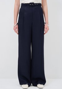 Unselected, dark blue