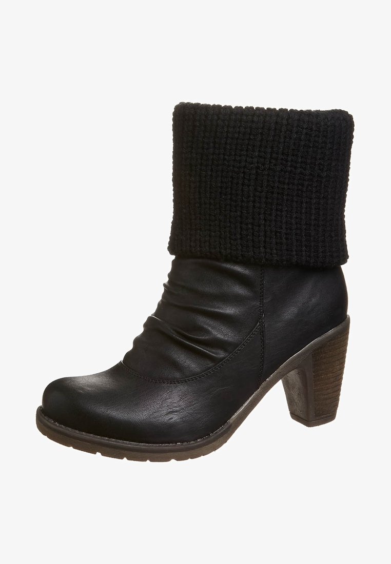 Bottine à talon en cuir noir avec un large revers tricoté et un talon bloc en bois empilé.