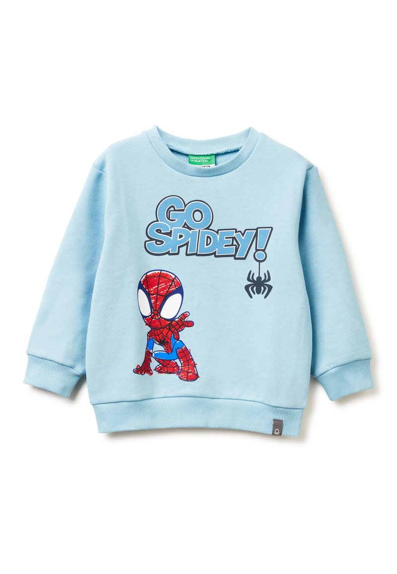 Světle modrá mikina se žebrovanými manžetami a spodním lemem. Na přední straně je grafika Spider-Mana v akci s textem "JDEŠ DO TOHO, SPIDY!" a ikonou pavouka.