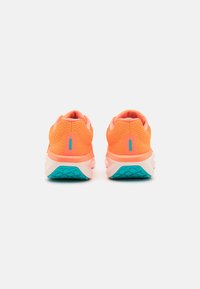 Nike Performance AIR WINFLO 11 - Utcai futócipők - bright mandarin/hyper crimson/dusty cactus/light wild mango/guava ice