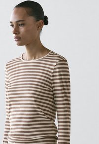 Massimo Dutti STRIPED - T-shirt à manches longues - beige