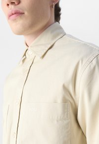 BOSS OWEN - Button down-skjorte - open white