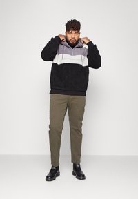 Calvin Klein Jeans Plus BLOCKING HOODIE - Sweatshirt com capuz - black