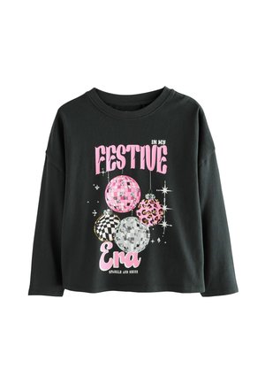 Musthave musta pikkade varrukatega sviiter, millel on erksad, mustrid ja tekst "In my FESTIVE Era" roosa ja valge värviga. Puuvillane materjal.