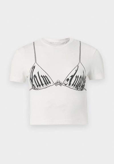 Λευκό cropped κοντομάνικο μπλουζάκι με μαύρο σχεδιασμό γραμμής ενός πάνω μέρους μπικίνι και λεπτομέρεια κρανίου στο κέντρο, κείμενο "Palm Angels" εντός των κυπέλλων του μπικίνι.