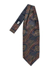 Sidenfluga med paisleymönster i nyanser av mörkblått, rött och guld, med en slät textur och spetsig ände.