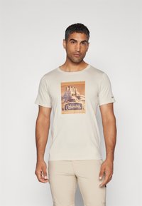 Columbia CSC™ SEASONAL LOGO TEE - Apdrukāts T-krekls - cognac