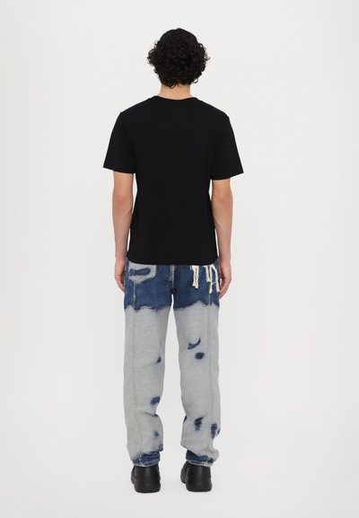 Evisu LOGO TEE - Basic póló - black