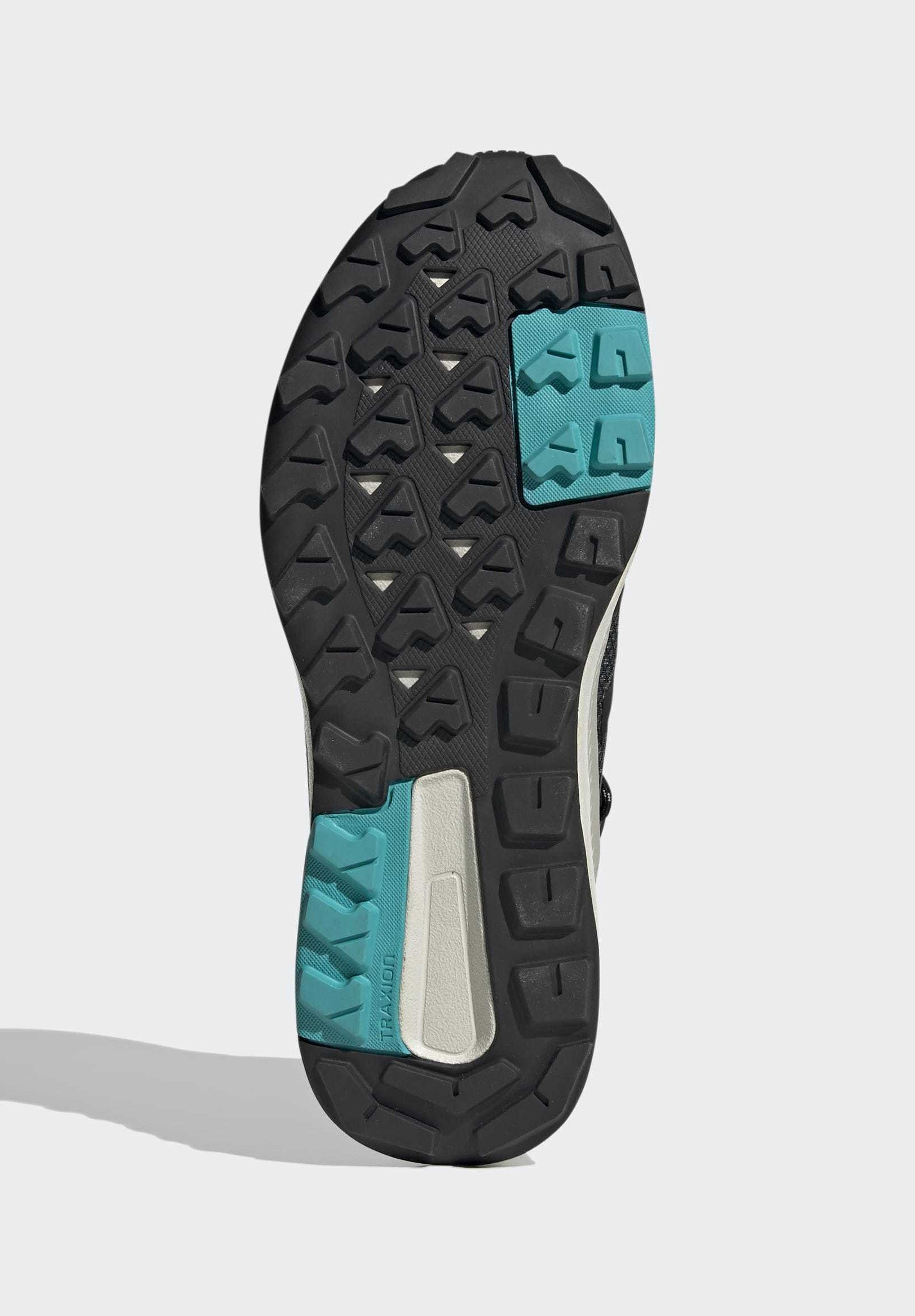 terrex trailmaker mid hiking shoes