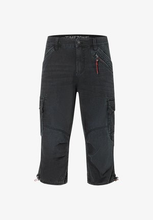 Schwarze dreiviertellange Cargohosen mit Front- und Seitentaschen, Reißverschlussdetail mit rotem Zug, verstellbare Saumabschlüsse.