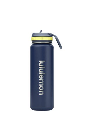 Hohe blaue Wasserflasche mit gelbem Band und klappbarem Trinkausguss, gebrandet mit vertikalem weißem "lululemon"-Text.