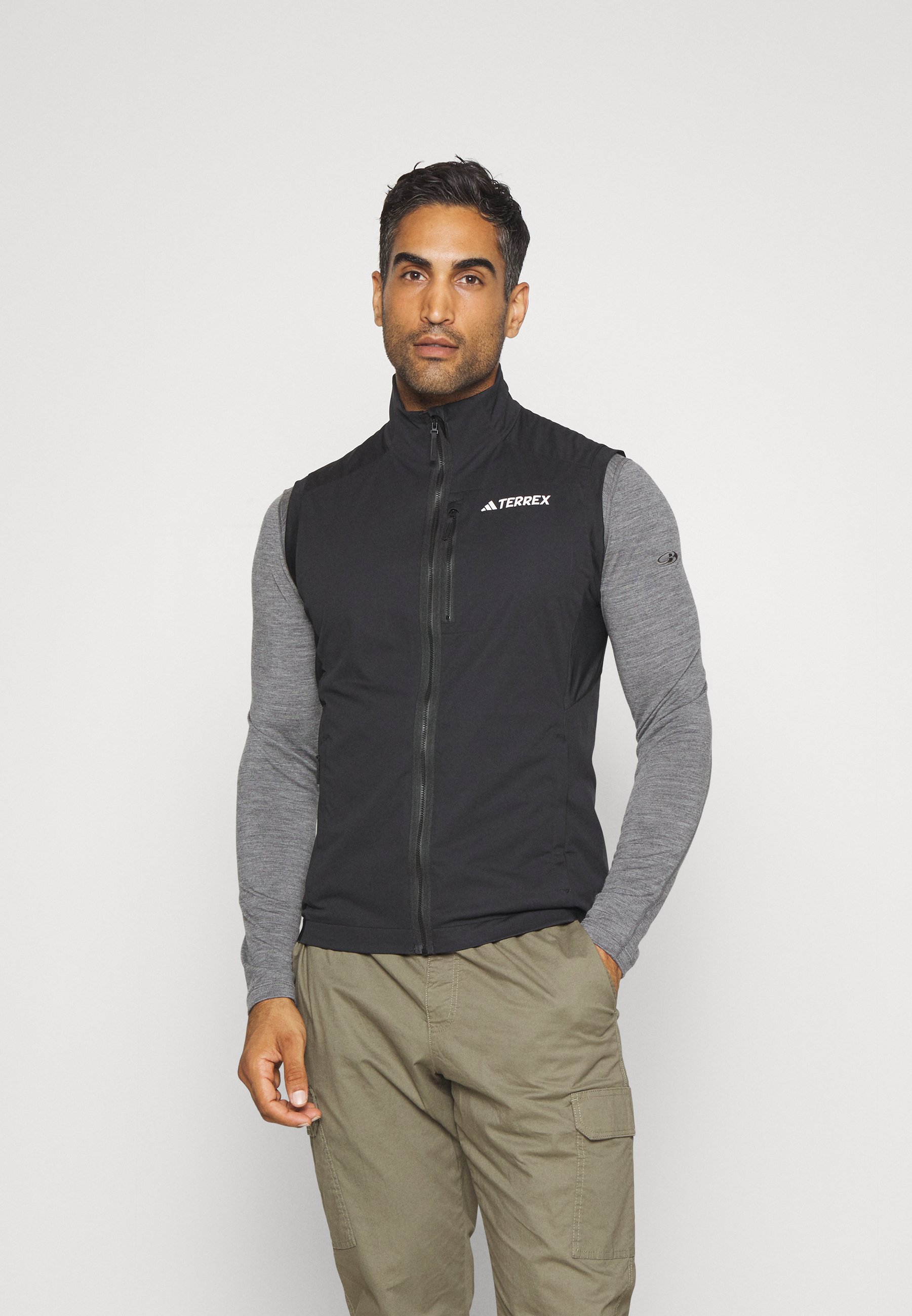 トップス GRY x BLACK THEREDTHREAD S FLIP FUR VEST THEREDTHREAD